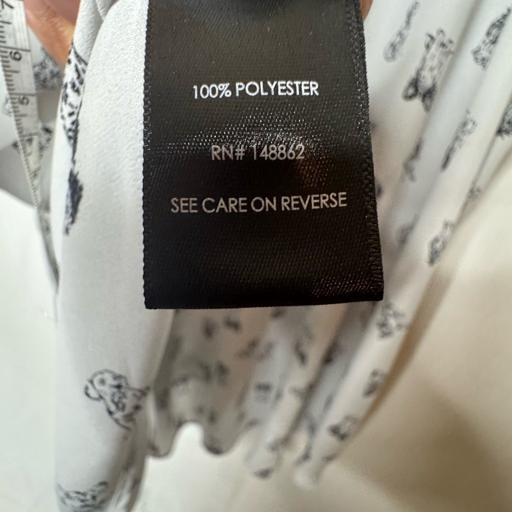 Torrid Womens Harper Popover Blouse Simple Pups Dogs Sz 4X V Neck Casual Office - Picture 11 of 11